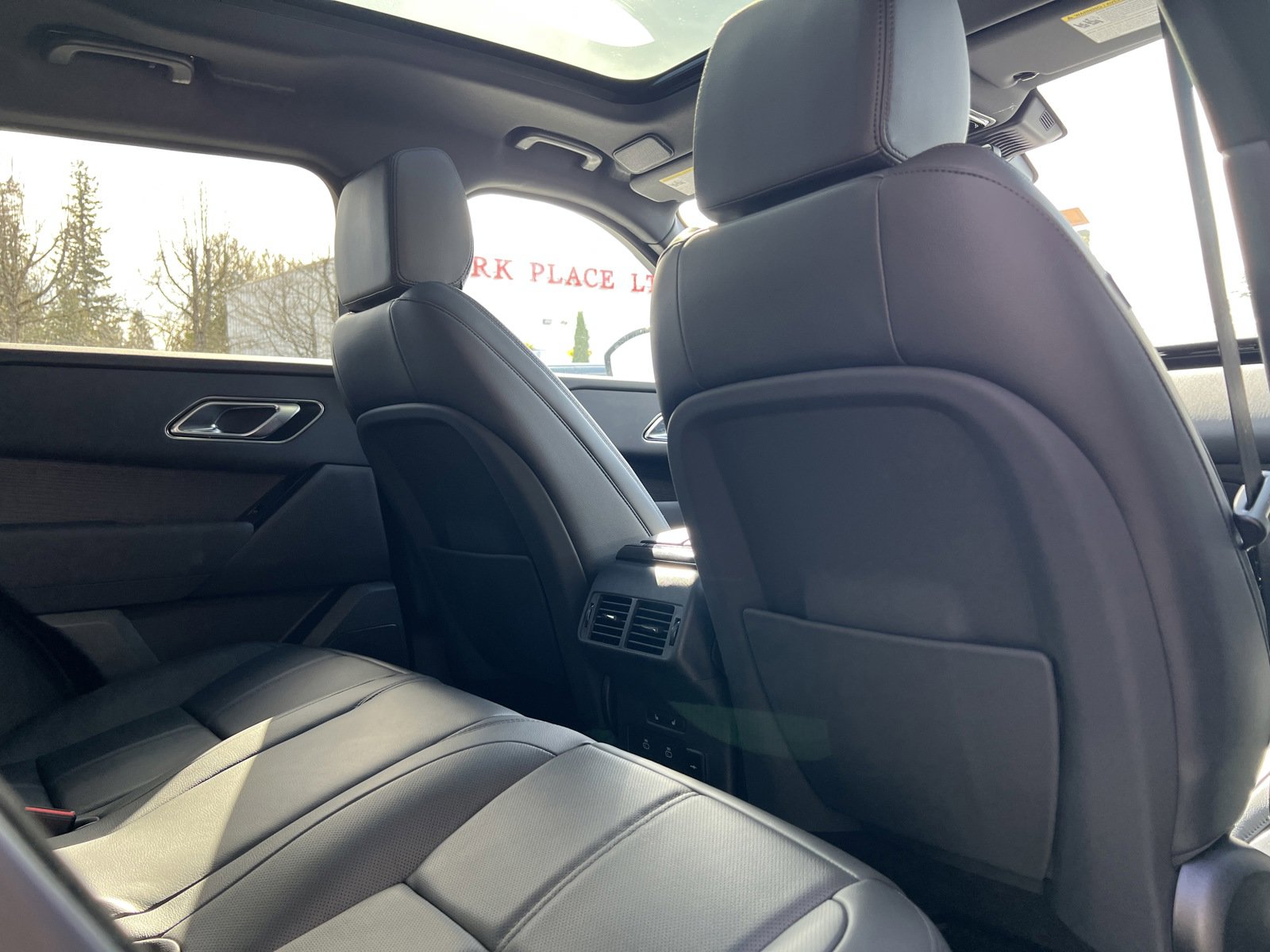 New 2025 Land Rover Range Rover Velar Dynamic SE AWD/4WD image 10