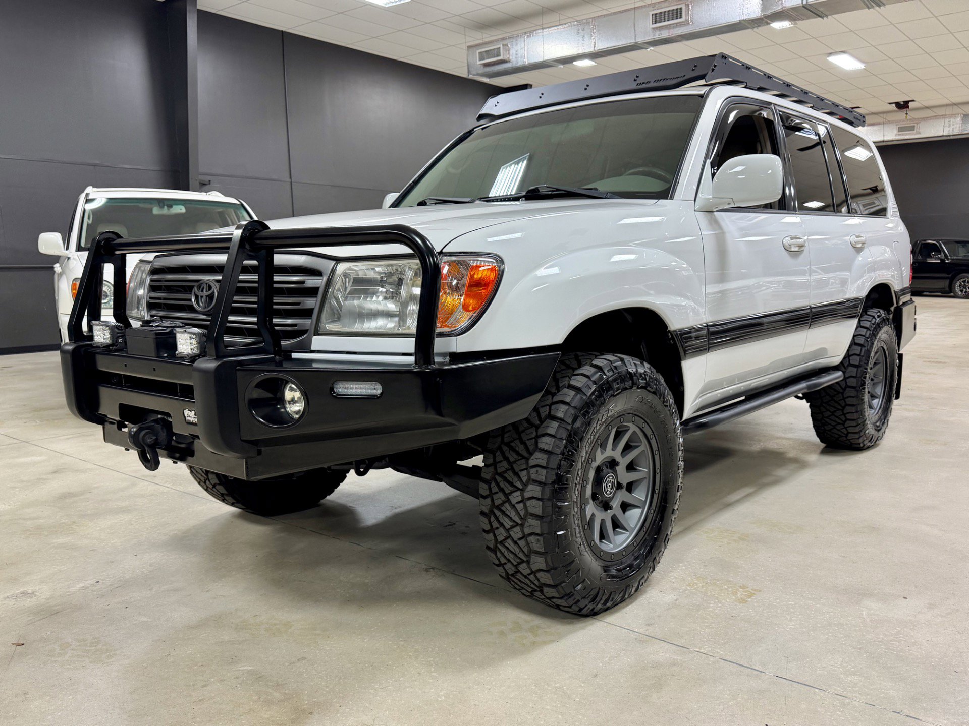 Used 2004 Toyota Land Cruiser image 2
