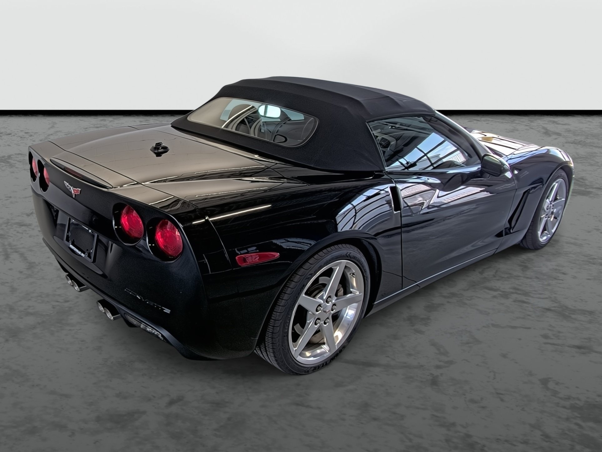 Used 2005 Chevrolet Corvette Convertible w/ Preferred Equipment Group RWD image 14
