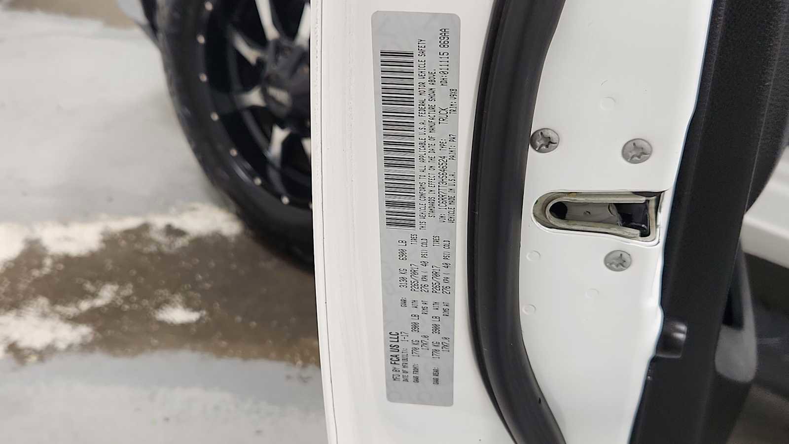 Used 2017 RAM 1500 Classic SLT image 11