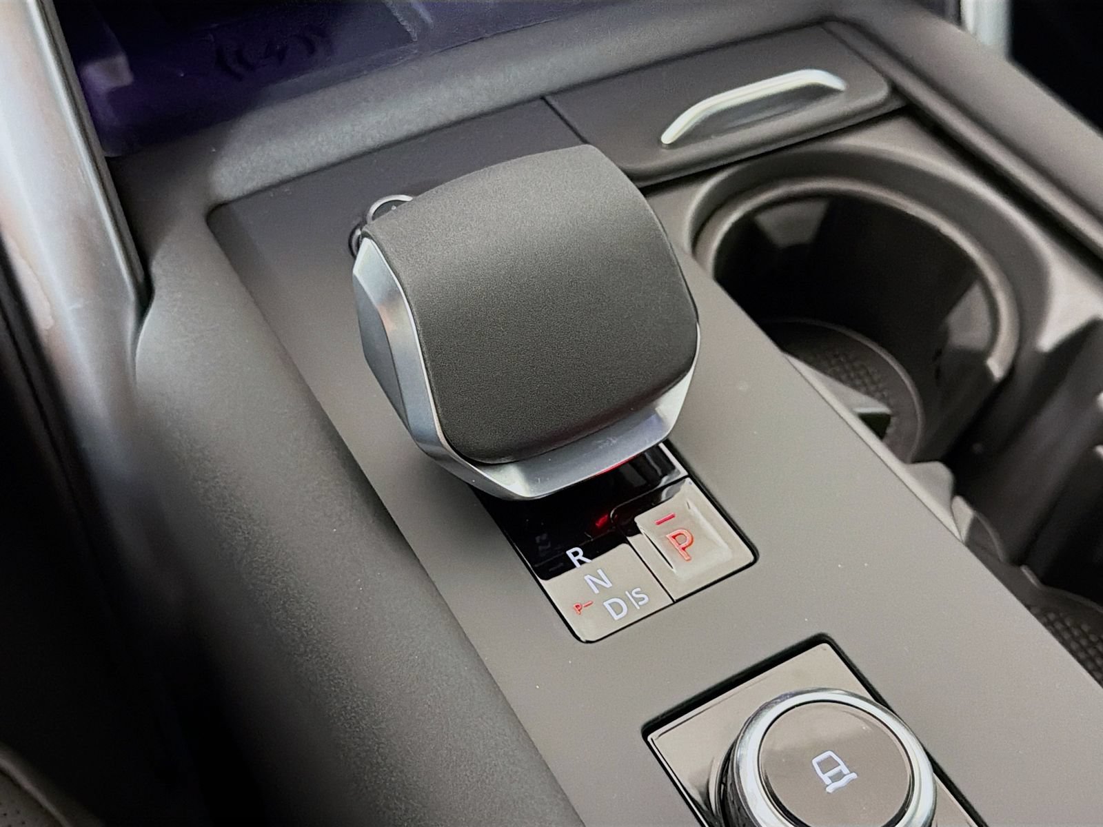New 2026 Land Rover Discovery Dynamic SE AWD/4WD image 16