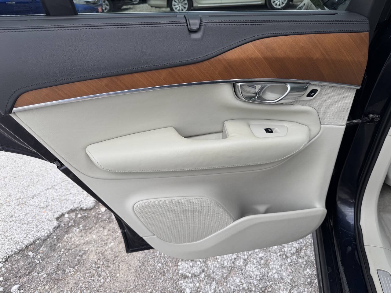 Used 2016 Volvo XC90 T6 Inscription w/ Vision Package AWD/4WD image 15