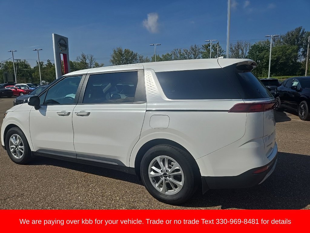 Used 2024 Kia Carnival LX FWD image 6