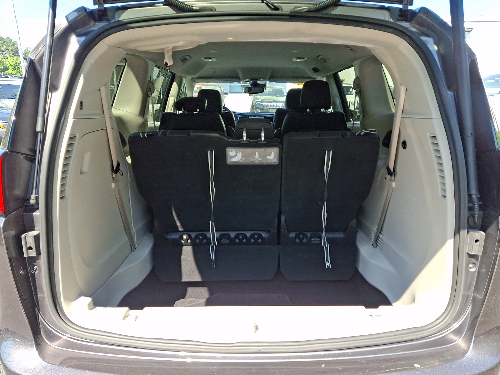 Certified 2020 Chrysler Pacifica Touring-L Plus FWD image 31