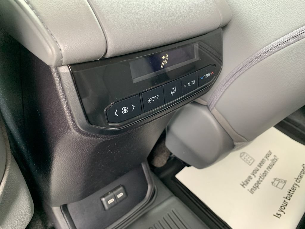 Used 2023 Toyota Highlander XLE FWD image 15