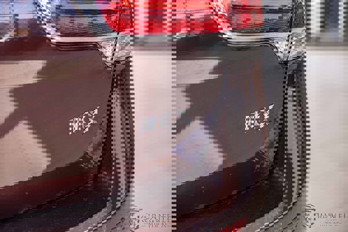 Used 2012 Lincoln MKX FWD image 16