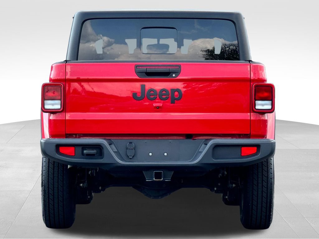 Used 2022 Jeep Gladiator Sport AWD/4WD image 6