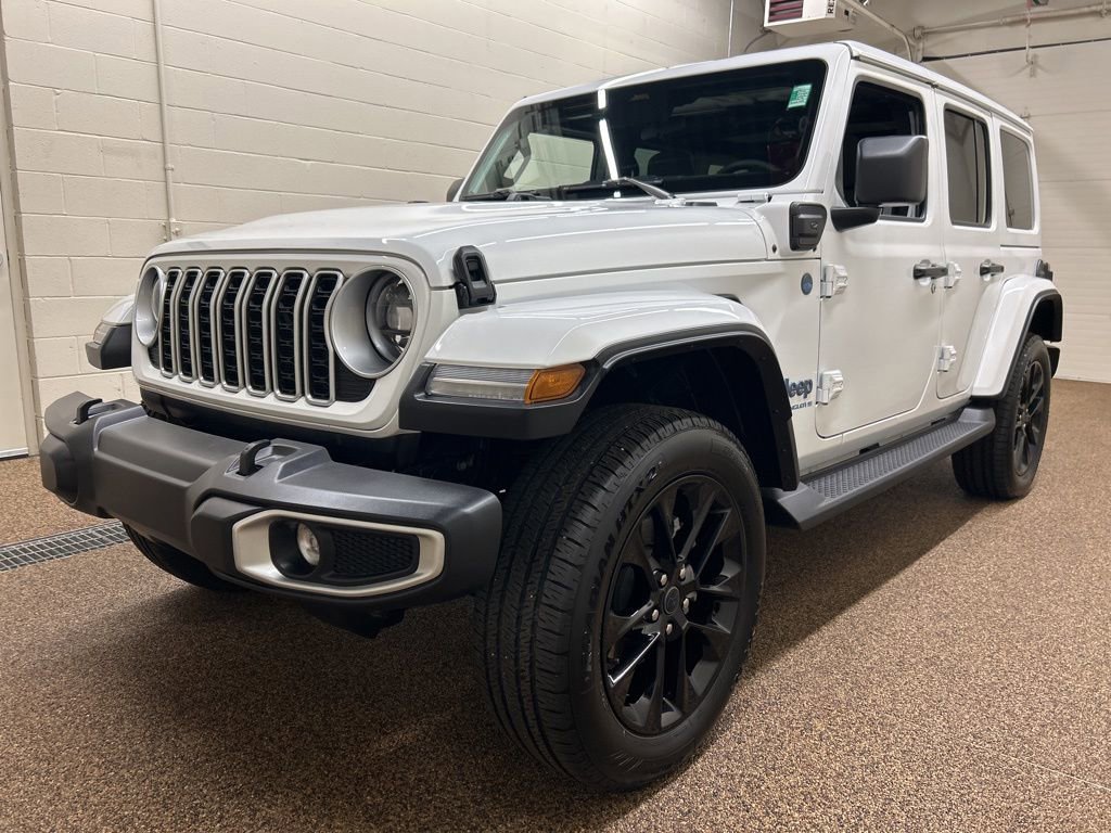 Used 2025 Jeep Wrangler Unlimited Sahara image 5