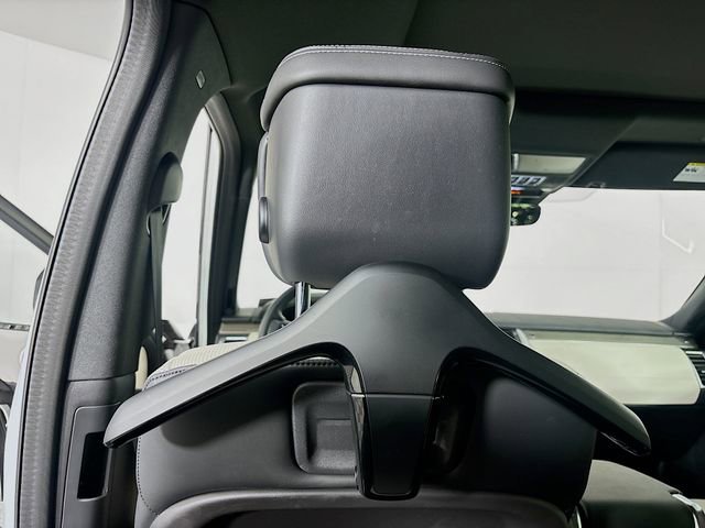 Used 2023 Land Rover Discovery Metropolitan Edition image 26