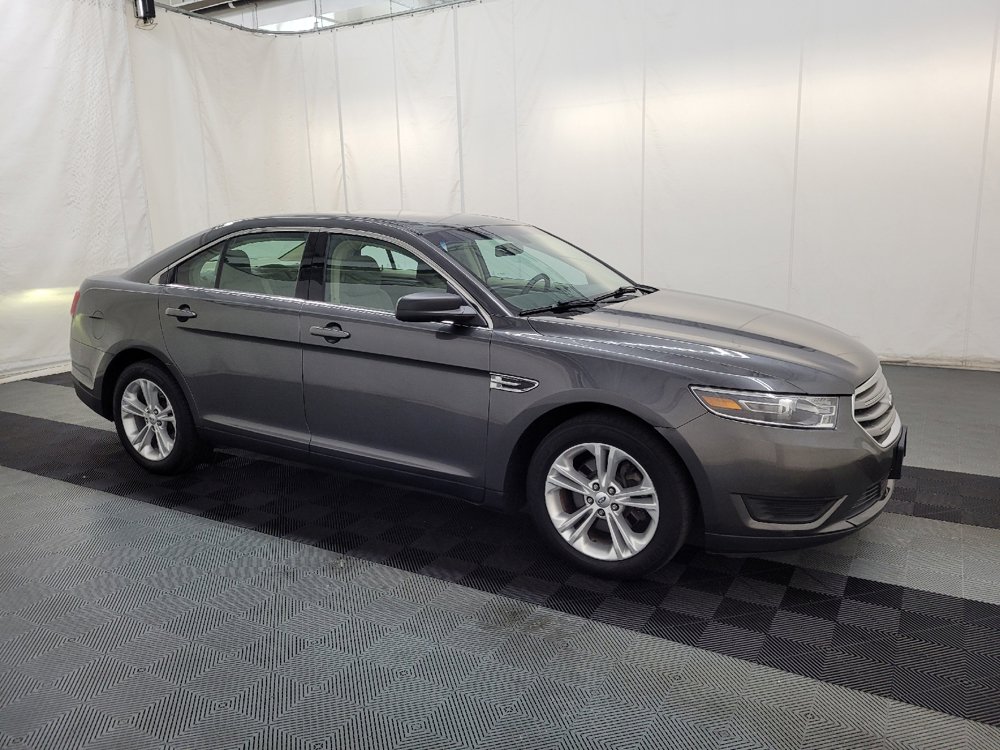 Used 2017 Ford Taurus SE FWD image 11