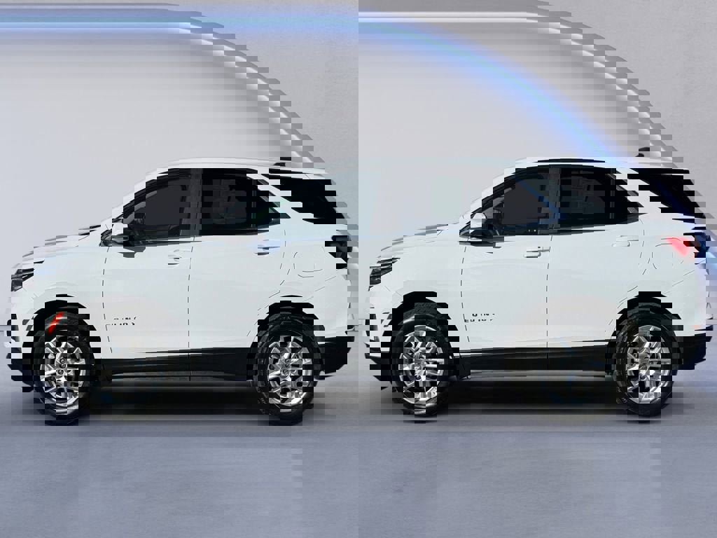 Used 2024 Chevrolet Equinox LT image 2