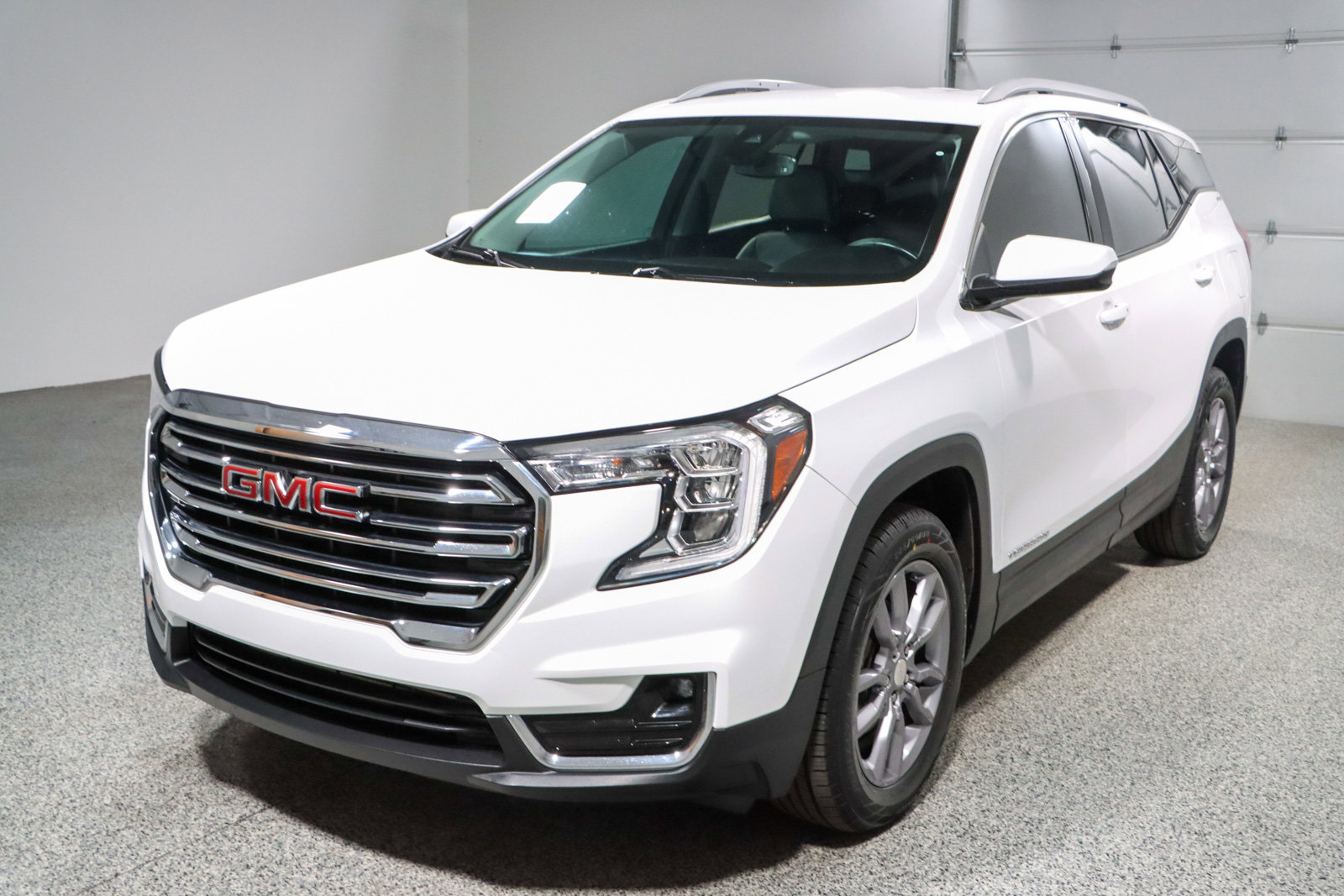 Used 2023 GMC Terrain SLT AWD/4WD image 31