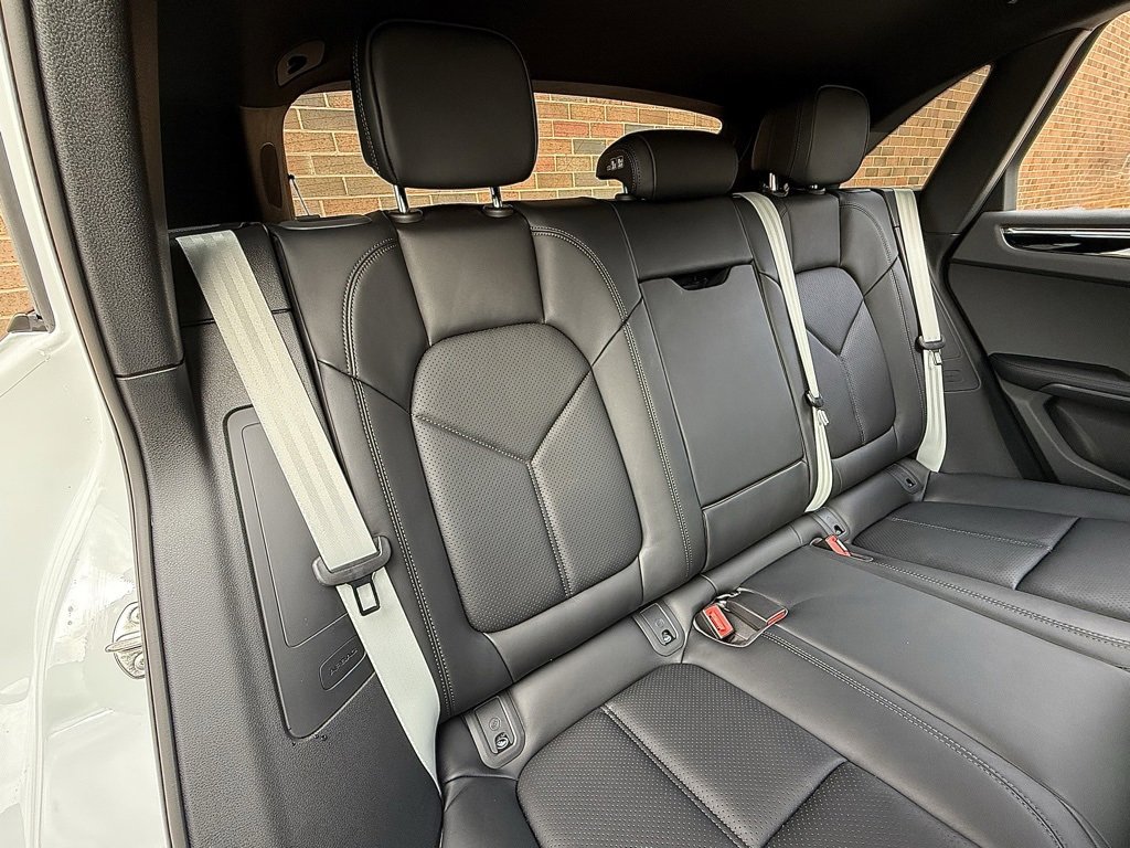 New 2026 Porsche Macan image 23