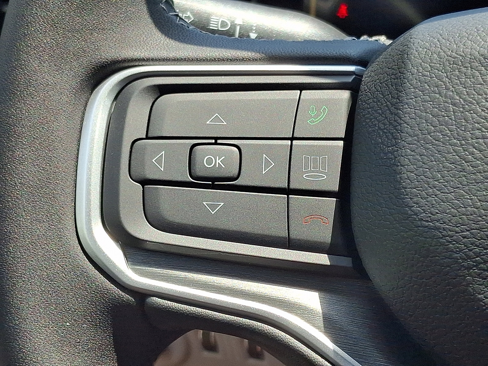 New 2025 Jeep Wagoneer 4WD w/ Convenience Group I image 15