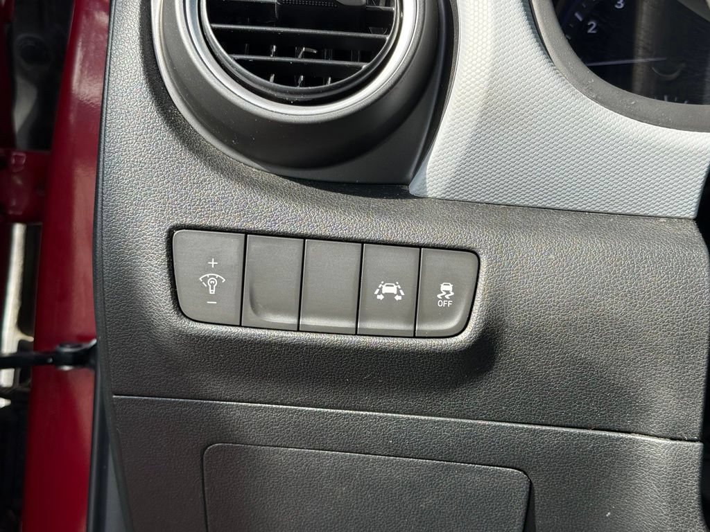 Used 2019 Hyundai Kona SE FWD image 30