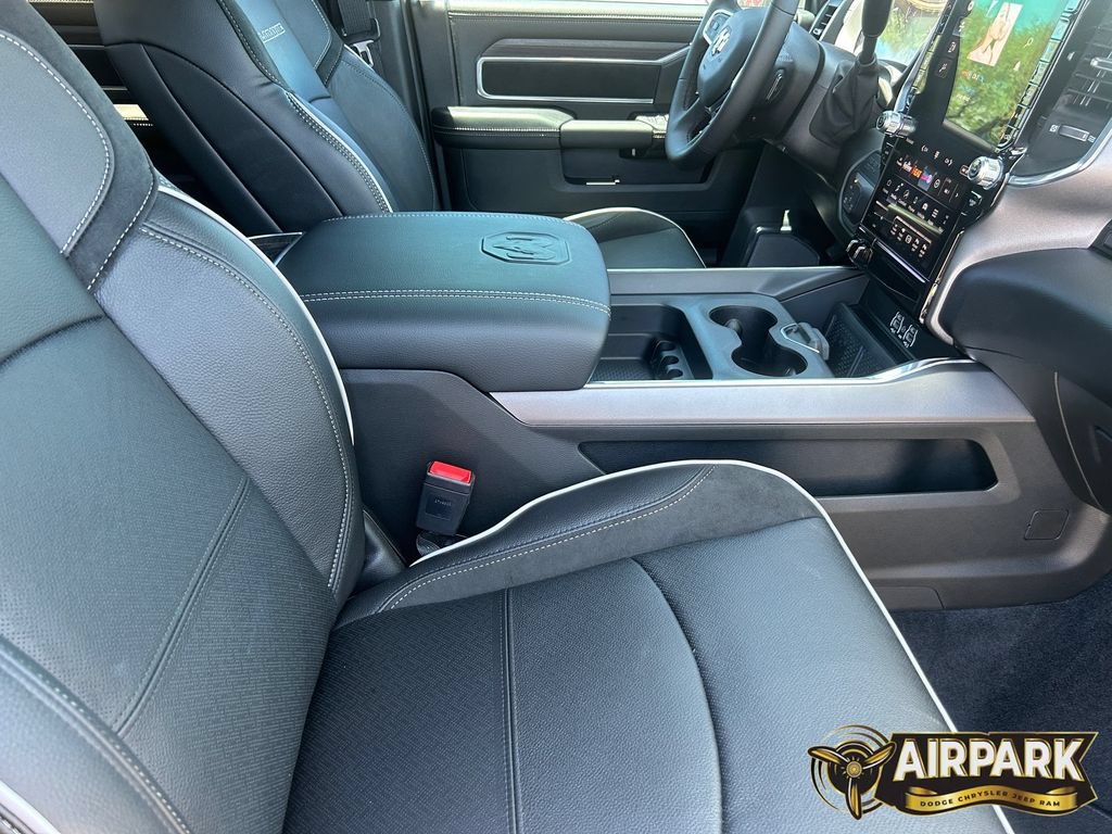 New 2026 RAM 2500 Laramie AWD/4WD image 12