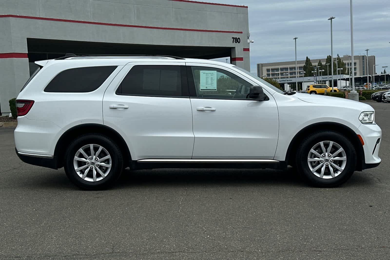 Used 2023 Dodge Durango SXT RWD image 6