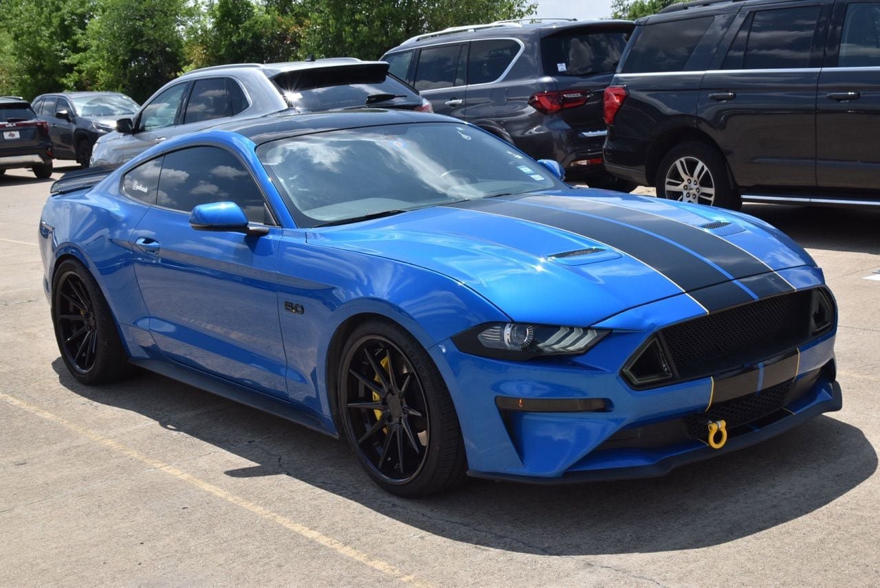 Used 2020 Ford Mustang GT Premium w/ Equipment Group 401A RWD image 4