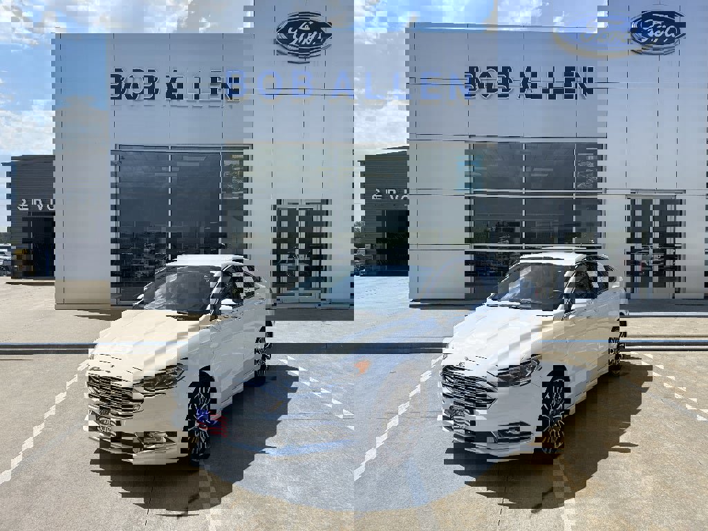 Used 2018 Ford Fusion Titanium image 1