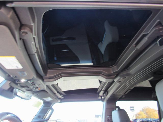 New 2026 GMC Hummer EV SUV image 25