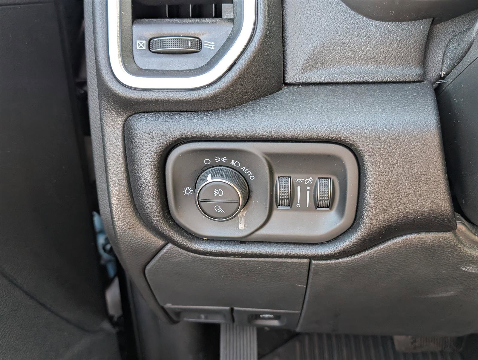 Used 2022 RAM 2500 Laramie w/ Snow Chief Group image 17