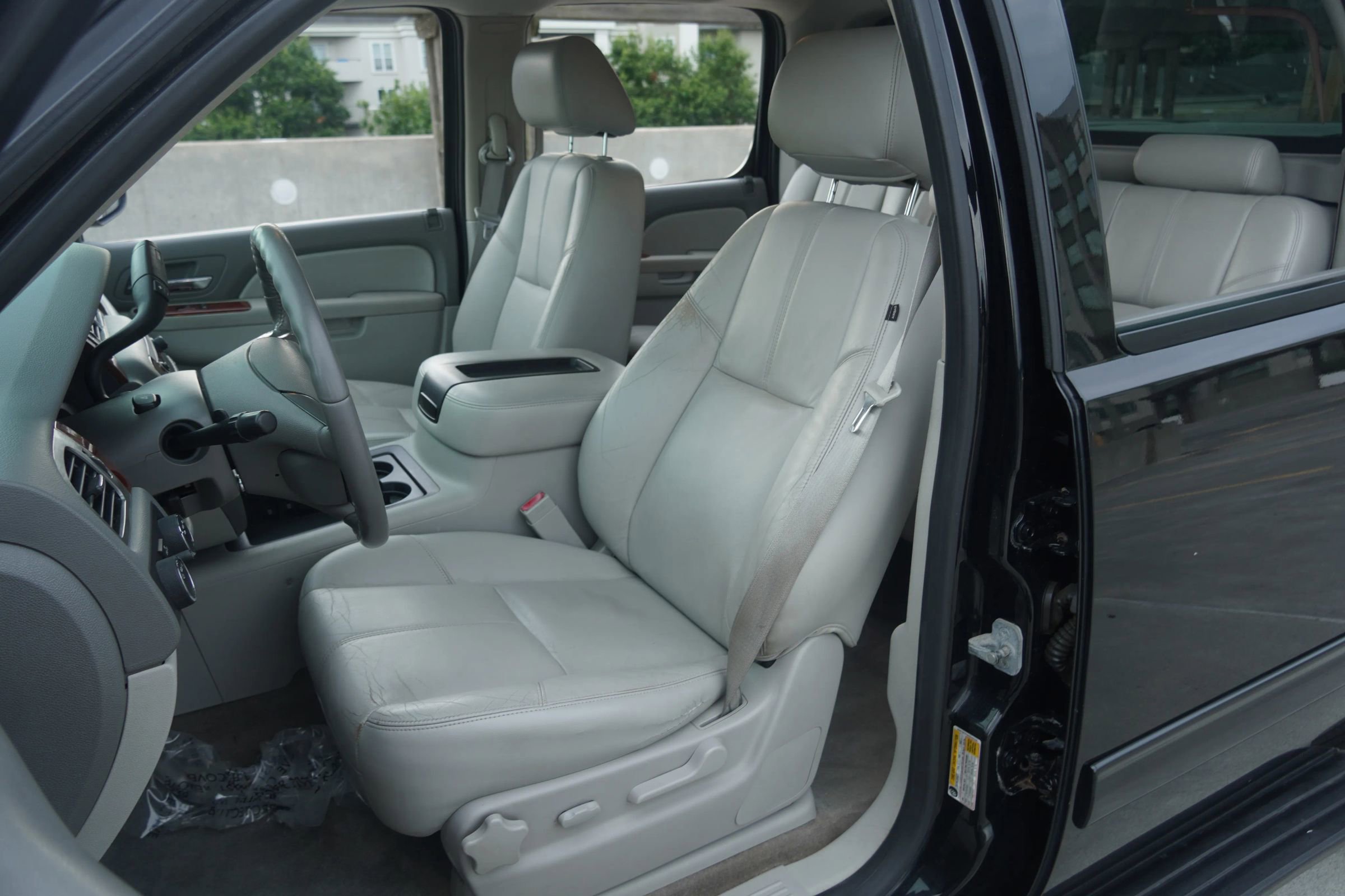 Used 2012 Chevrolet Avalanche LT w/ All-Star Edition image 6