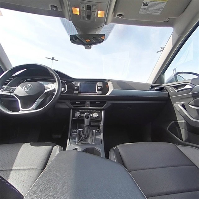 Used 2023 Volkswagen Jetta SE image 25