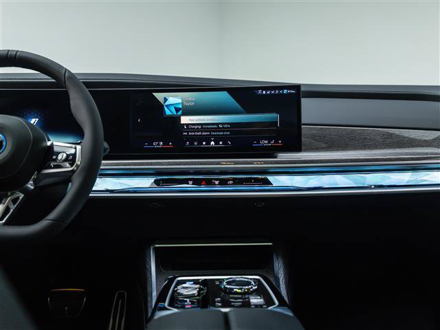 Used 2026 BMW i7 eDrive50 w/ M Sport Package RWD image 27