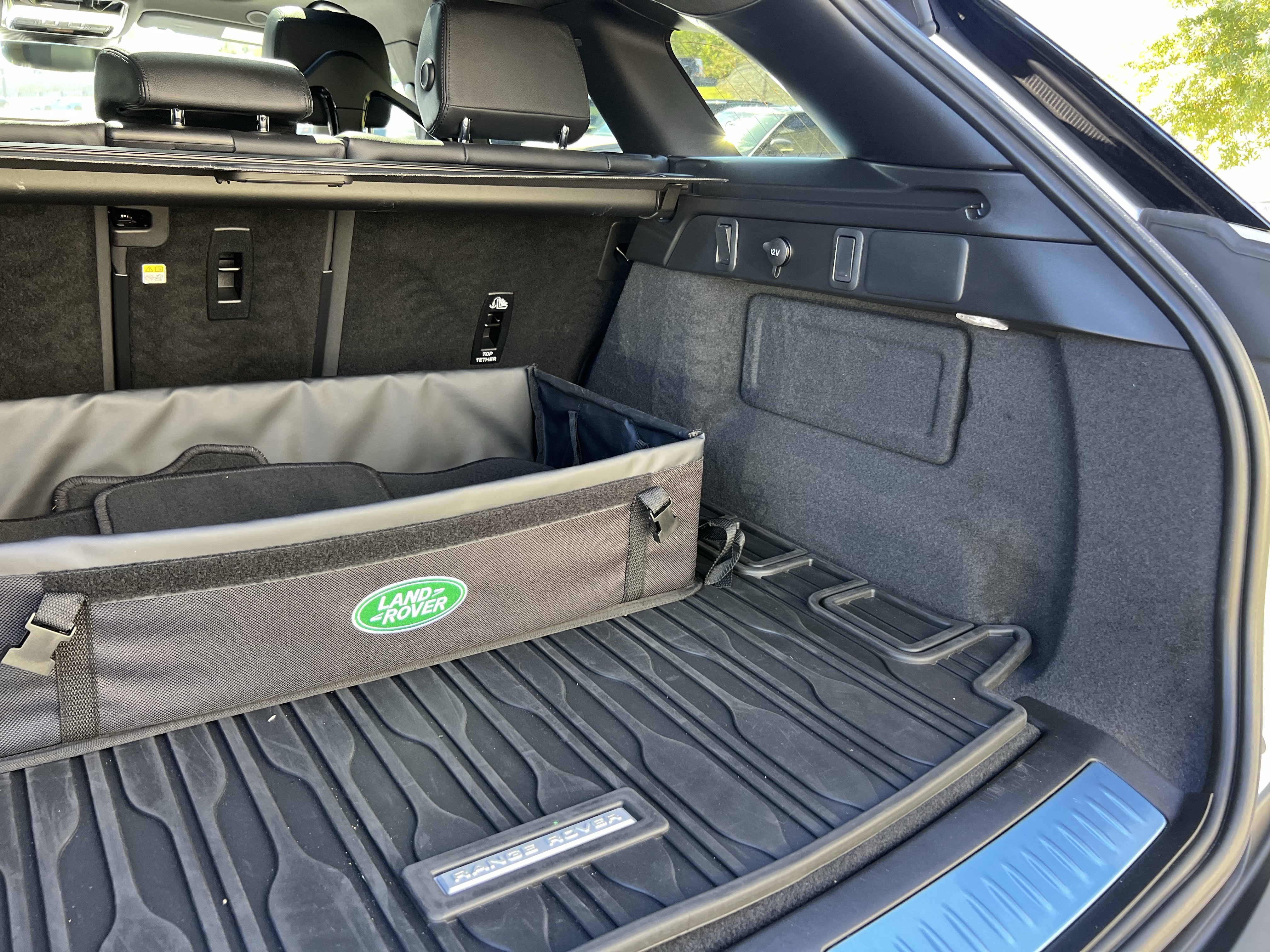 Used 2024 Land Rover Range Rover Velar Dynamic SE image 36