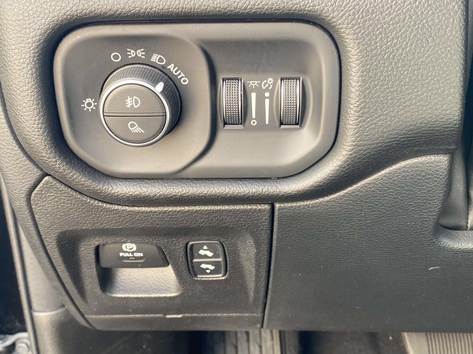 Used 2025 RAM 1500 Big Horn AWD/4WD image 19