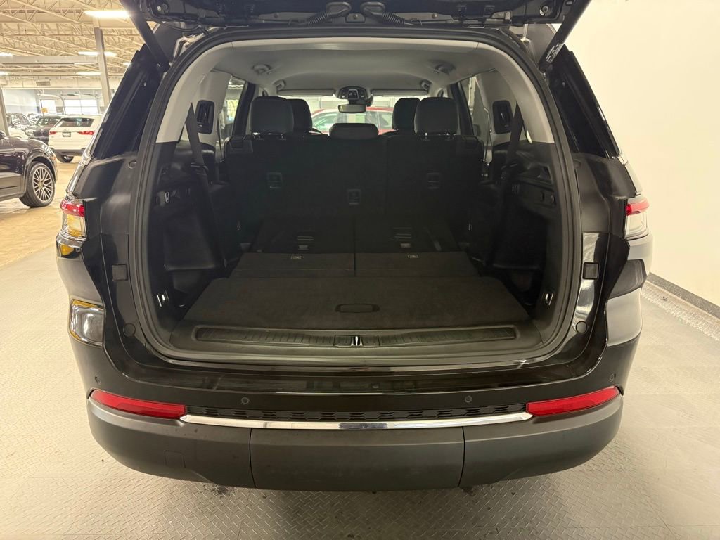 Used 2021 Jeep Grand Cherokee L Laredo w/ Luxury Tech Group I AWD/4WD image 23