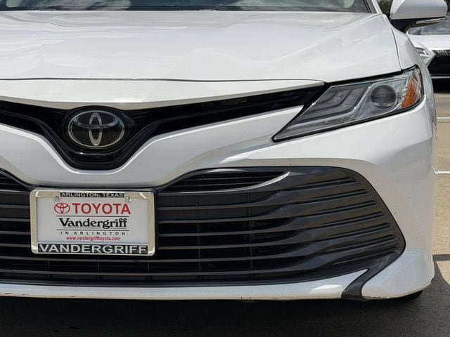 Used 2020 Toyota Camry XLE FWD image 9