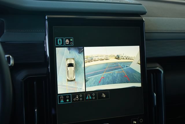 Used 2025 GMC Acadia AT4 AWD/4WD image 21