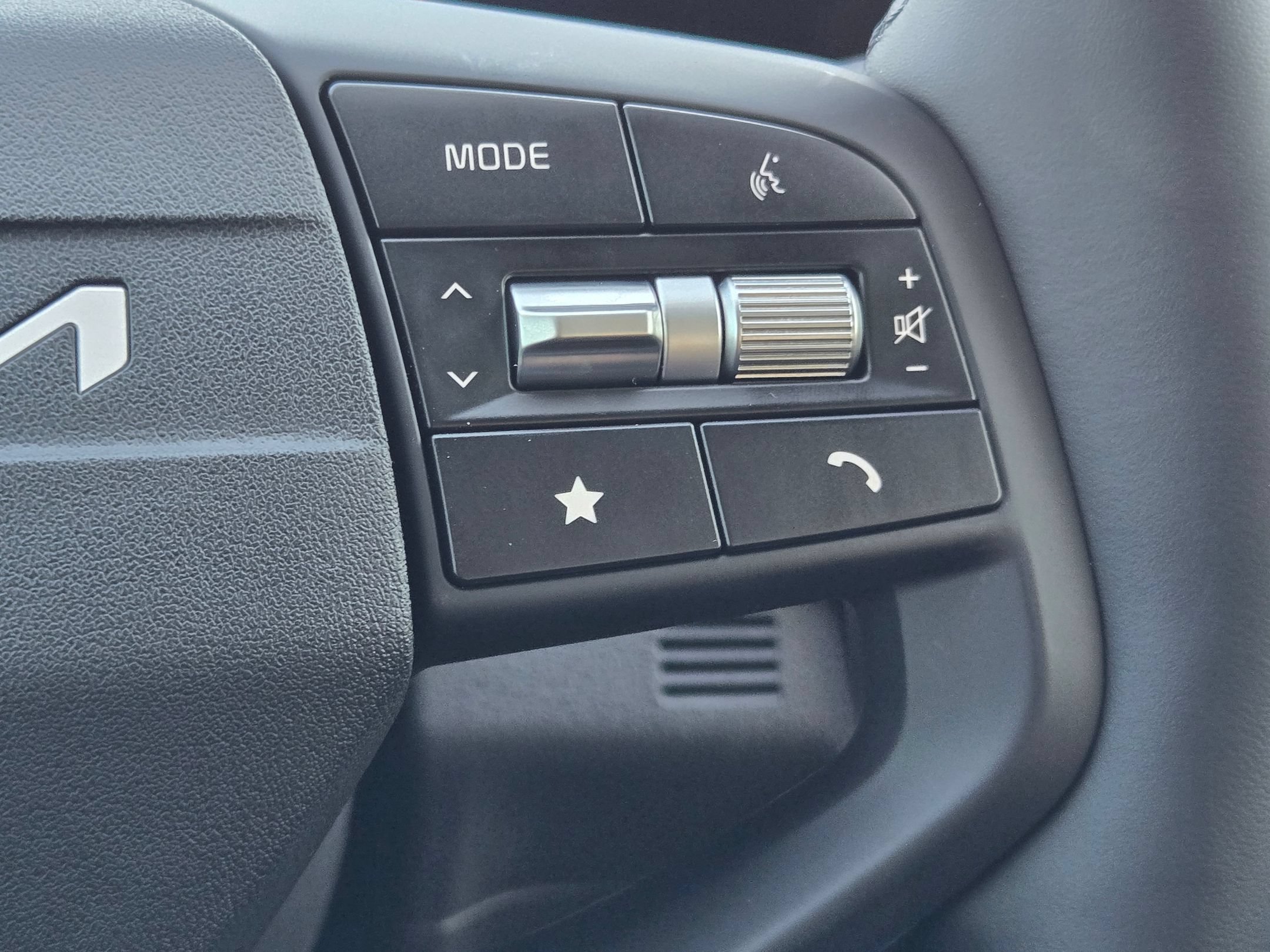 New 2026 Kia Sportage LX w/ LX Convenience Package FWD image 23