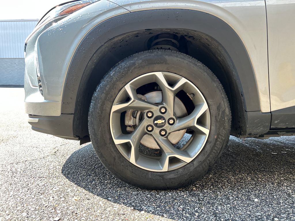 Used 2024 Chevrolet Trax LT w/ Driver Confidence Package FWD image 7