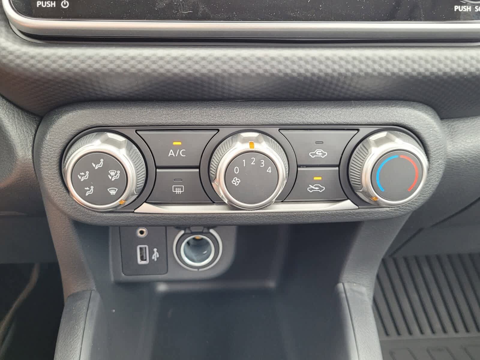 New 2025 Nissan Kicks Play S image 10