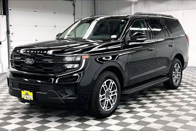 Used 2025 Ford Expedition Active image 12