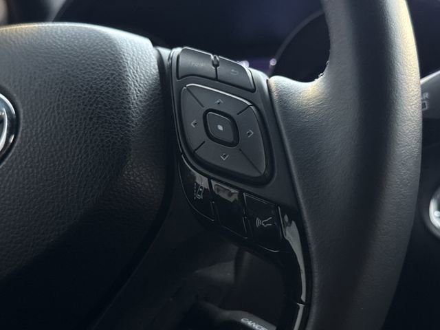 Used 2020 Toyota C-HR XLE image 28