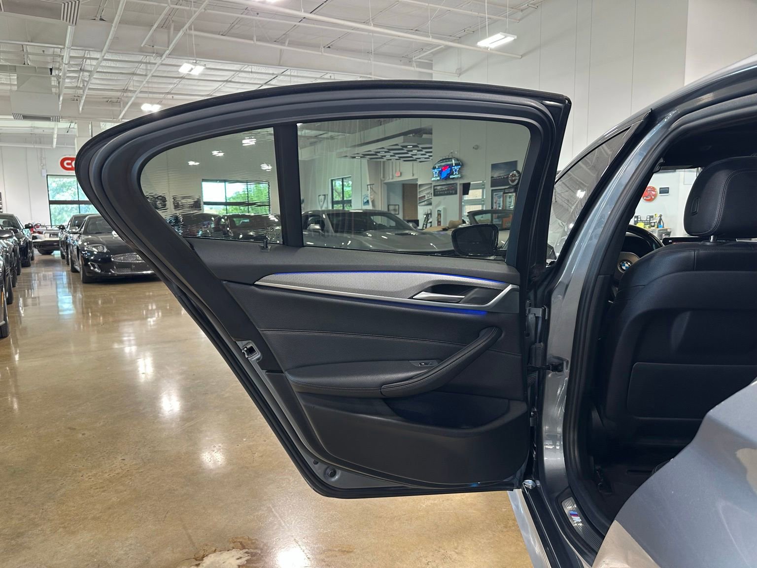 Used 2018 BMW 530i w/ M Sport Package RWD image 33