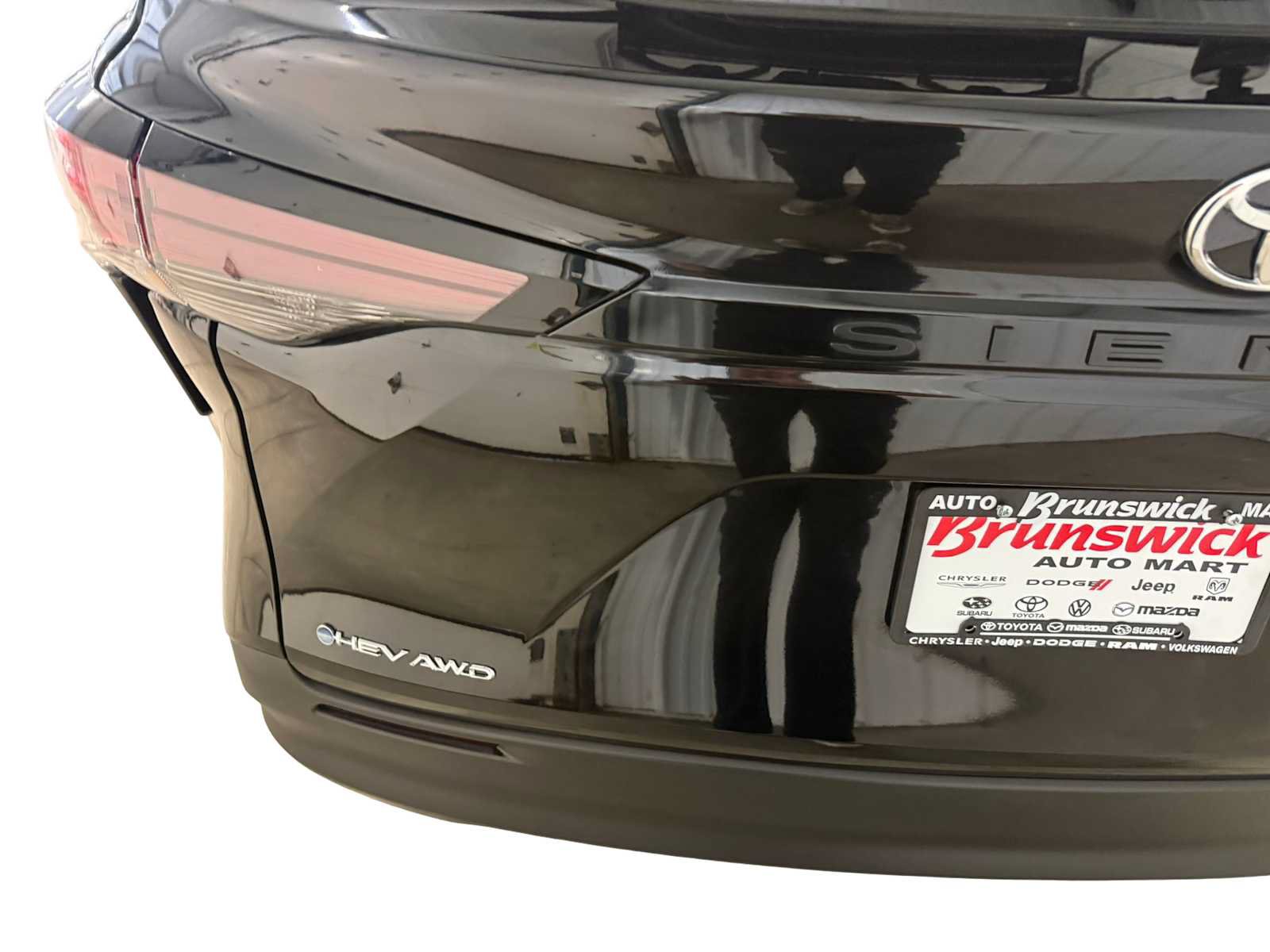 Certified 2026 Toyota Sienna LE AWD/4WD image 17