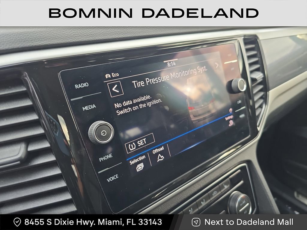 Used 2022 Volkswagen Atlas SEL R-Line image 23