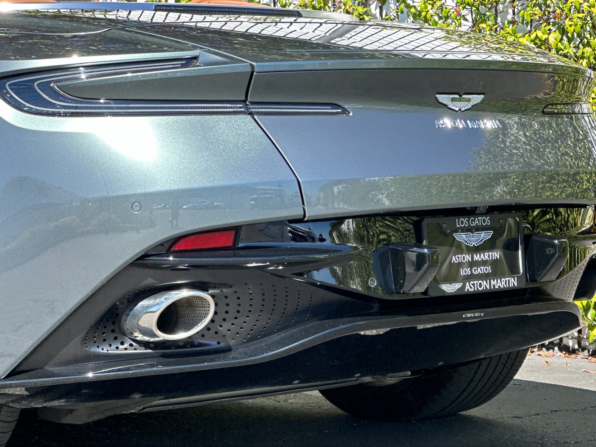 Used 2019 Aston Martin DB11 Volante RWD image 8