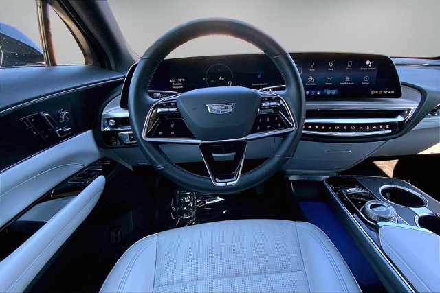 Used 2024 Cadillac Lyriq Sport AWD/4WD image 4