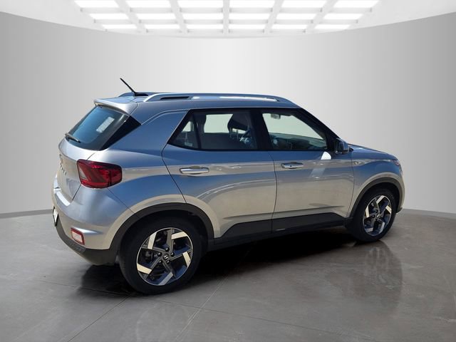Used 2025 Hyundai Venue SEL FWD image 8