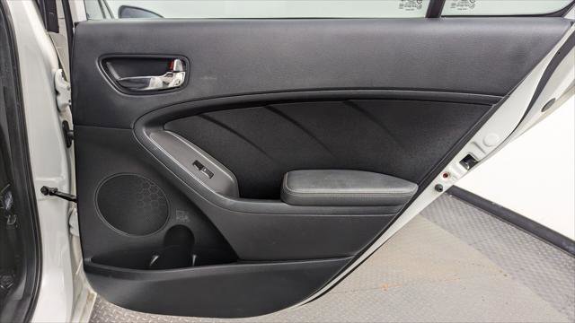 Used 2018 Kia Forte S image 21