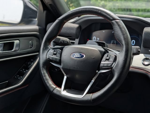Used 2025 Ford Explorer ST-Line AWD/4WD image 14