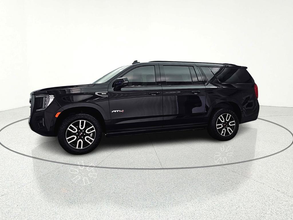 Used 2022 GMC Yukon XL AT4 w/ Technology Package image 3