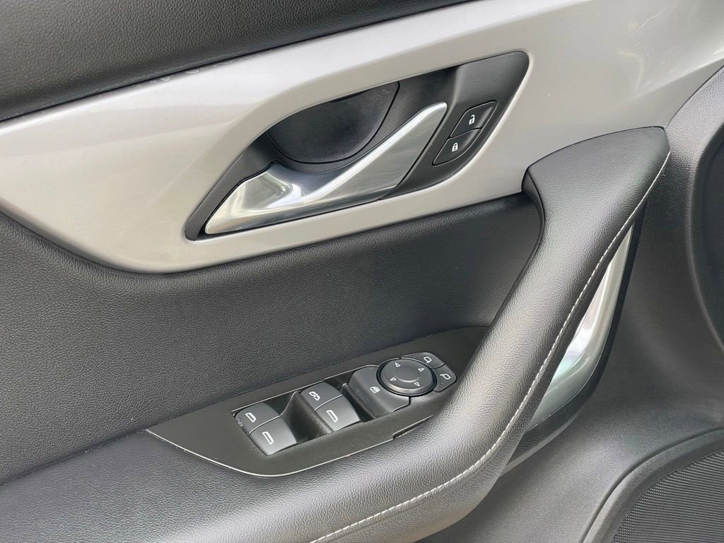 Used 2025 Chevrolet Blazer LT image 12