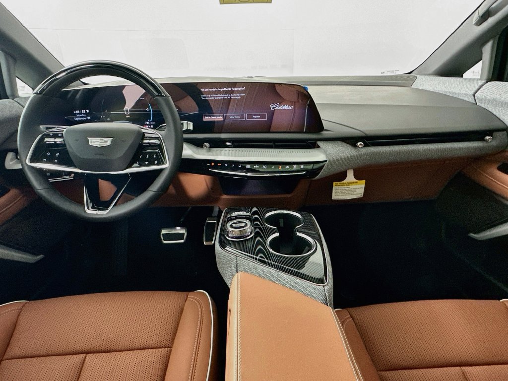 New 2027 Cadillac Optiq Premium Luxury w/ LPO, Floor Liner Package AWD/4WD image 28