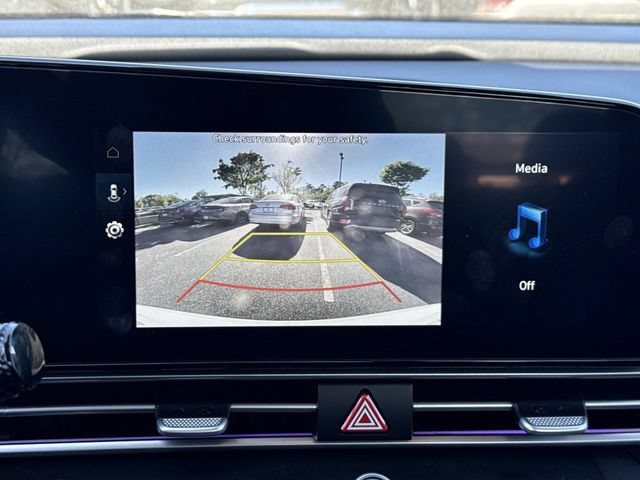 Used 2025 Hyundai Elantra SEL FWD image 29